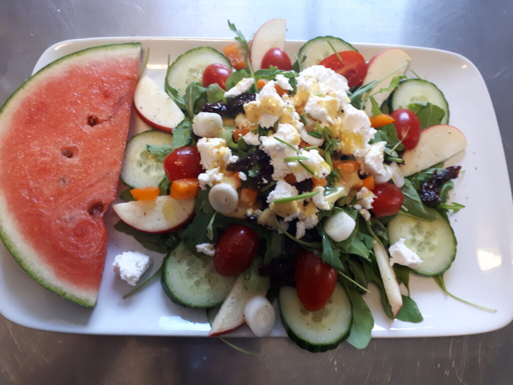 Een kleurrijke salade van Knus Bussum
