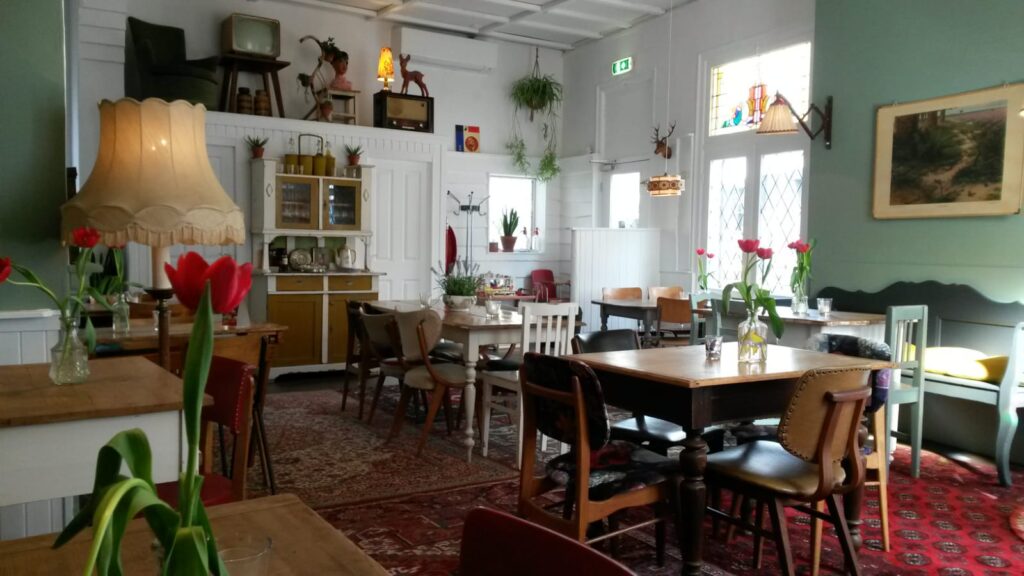 De lichte eetkamer van Knus Bussum